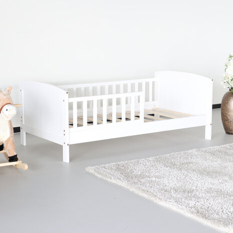 Lizzely Garden & Living Tweedekans model: Peuterbed wit hout 140x70cm Milene inclusief lattenbodem kinderbed
