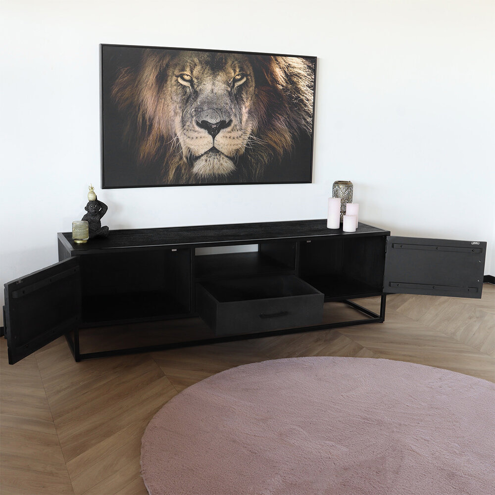 Tweedekans model: TV meubel industrieel Danae zwart visgraat duurzaam mangohout 165cm lengte mango Tweedekans model: TV meubel industrieel Danae zwart visgraat duurzaam mangohout 165cm lengte mango