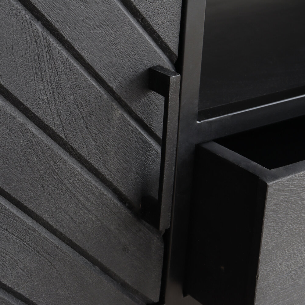 Tweedekans model: TV meubel industrieel Danae zwart visgraat duurzaam mangohout 165cm lengte mango Tweedekans model: TV meubel industrieel Danae zwart visgraat duurzaam mangohout 165cm lengte mango