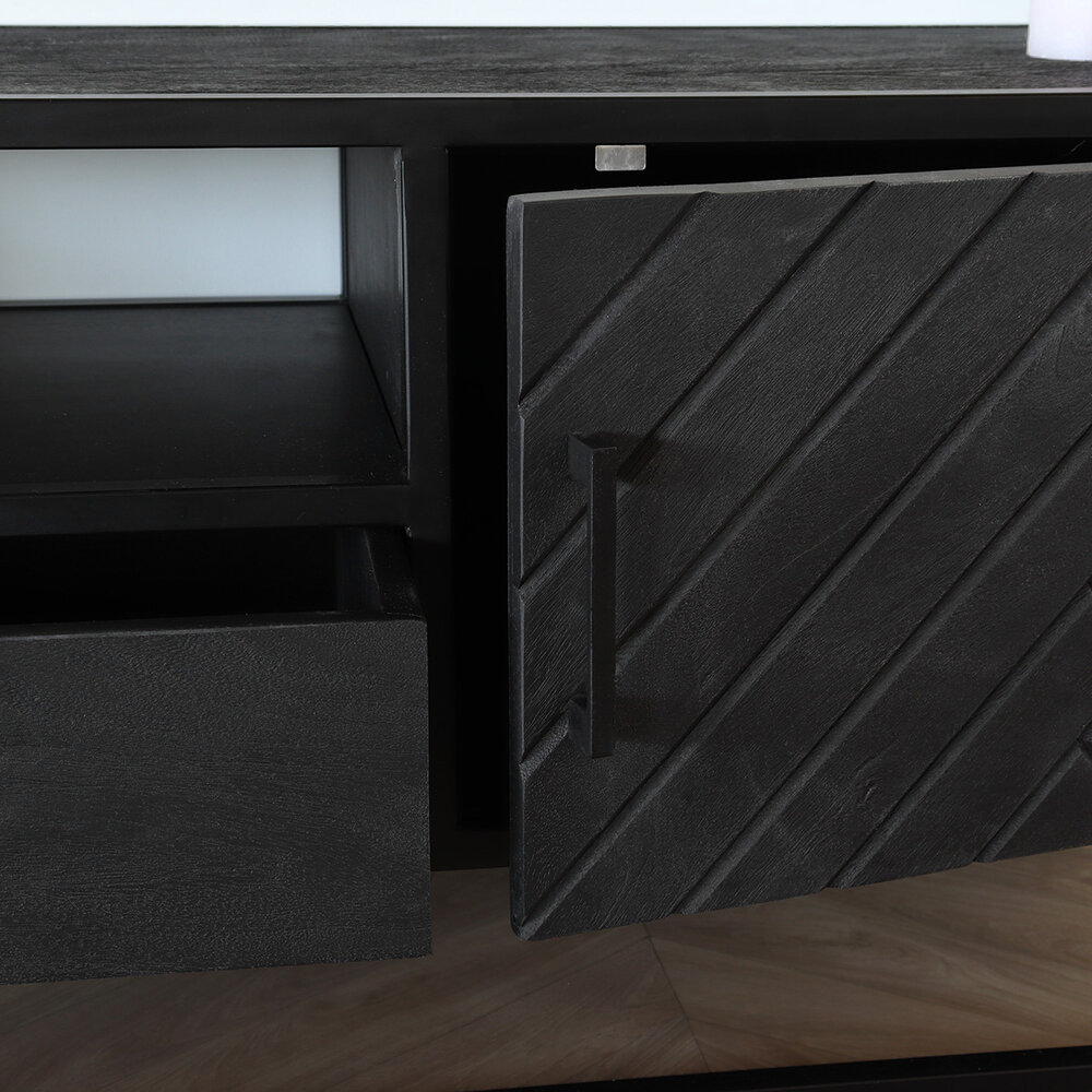 Tweedekans model: TV meubel industrieel Danae zwart visgraat duurzaam mangohout 165cm lengte mango Tweedekans model: TV meubel industrieel Danae zwart visgraat duurzaam mangohout 165cm lengte mango