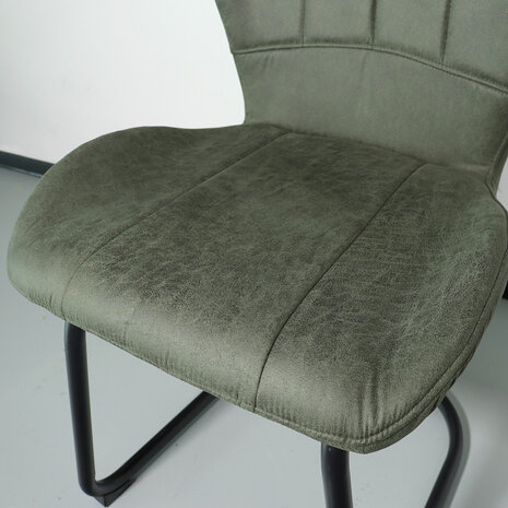 Lizzely Garden & Living Eetkamerstoel Yara met handgreep donkergroen microvezel eetstoel industrieel Lizzely Garden & Living Eetkamerstoel Yara met handgreep donkergroen microvezel eetstoel industrieel