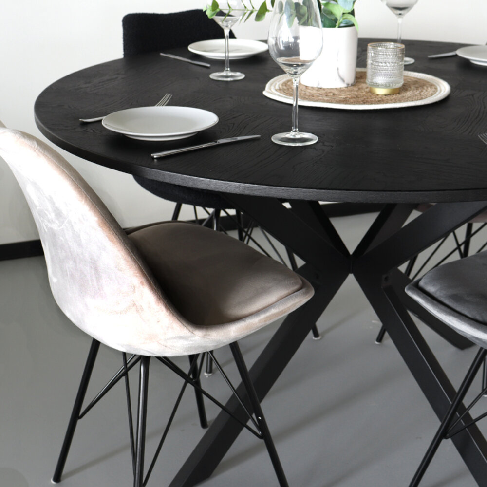 Eettafel rond visgraat Ozzy zwart 130cm ronde tafel Eettafel rond visgraat Ozzy zwart 130cm ronde tafel