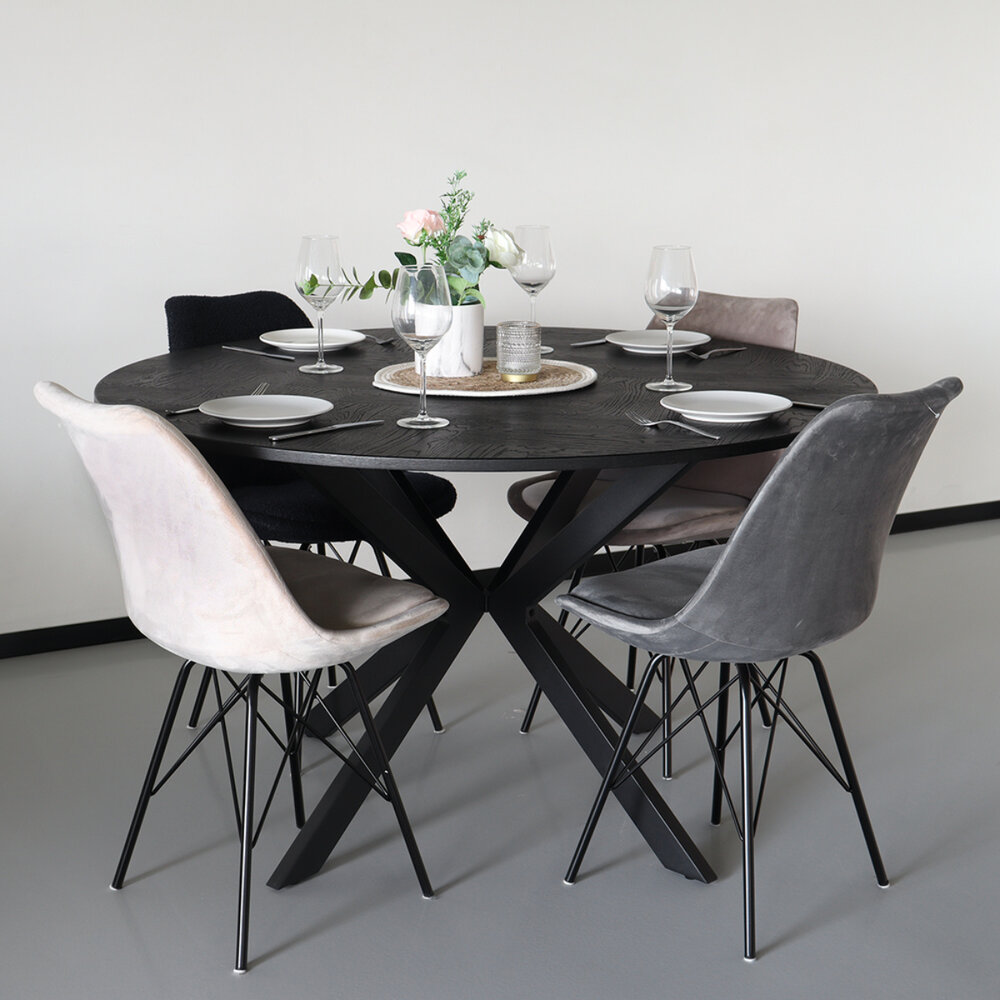 Eettafel rond visgraat Ozzy zwart 130cm ronde tafel Eettafel rond visgraat Ozzy zwart 130cm ronde tafel