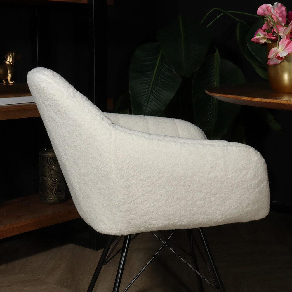 Eetkamerstoel met armleuning Lola wit teddy eetstoel Eetkamerstoel met armleuning Lola wit teddy eetstoel