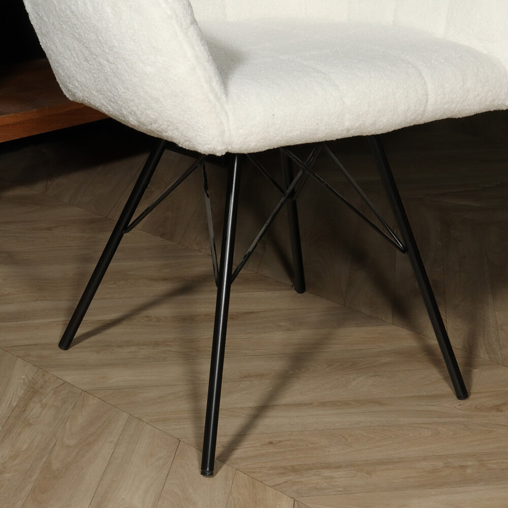 Eetkamerstoel met armleuning Lola wit teddy eetstoel Eetkamerstoel met armleuning Lola wit teddy eetstoel