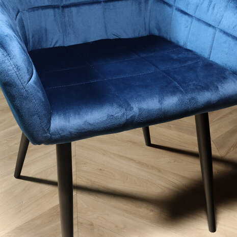 Lizzely Garden & Living Eetkamerstoel met armleuning Barbara velvet blauw eetstoel Lizzely Garden & Living Eetkamerstoel met armleuning Barbara velvet blauw eetstoel
