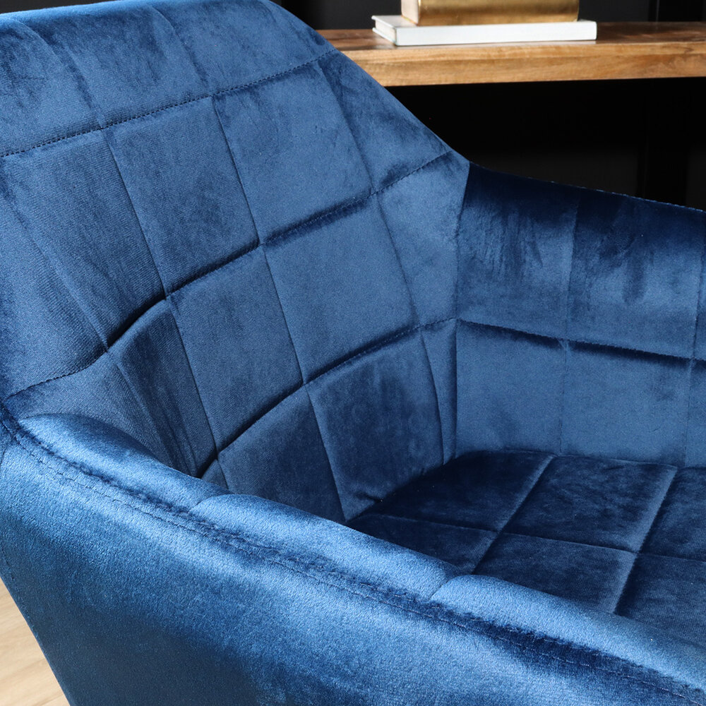 Eetkamerstoel met armleuning Barbara velvet blauw eetstoel Eetkamerstoel met armleuning Barbara velvet blauw eetstoel