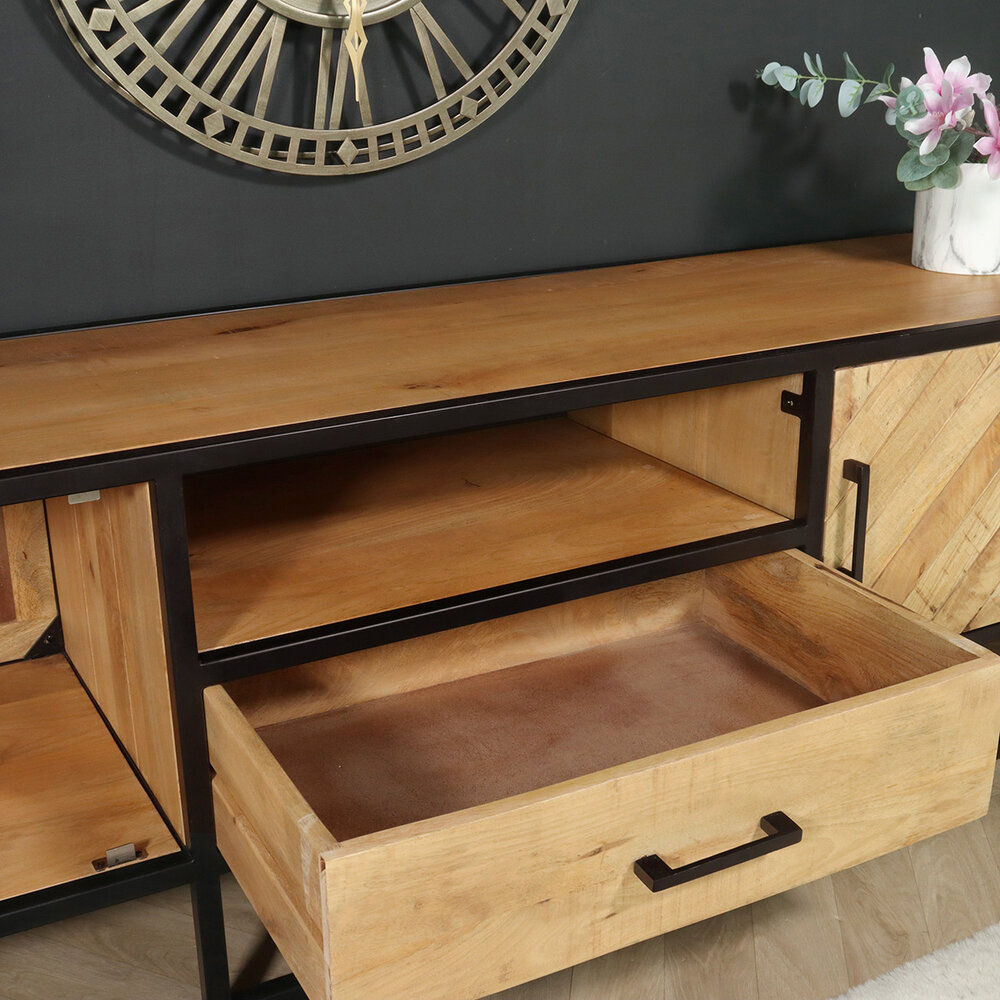 TV meubel industrieel mangohout Danae lichtbruin visgraat 180cm tv kast duurzaam mango massief hout tv-meubel TV meubel industrieel mangohout Danae lichtbruin visgraat 180cm tv kast duurzaam mango massief hout tv-meubel