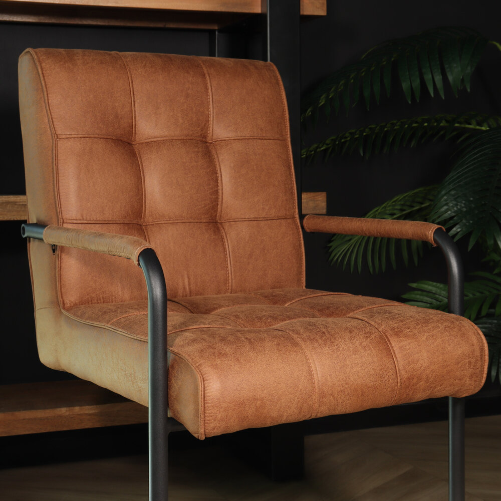 Eetkamerstoel met armleuning Indy cognac microvezel eetstoel Eetkamerstoel met armleuning Indy cognac microvezel eetstoel