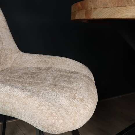 Lizzely Garden & Living Eetkamerstoel Susta beige chenille eetstoel Lizzely Garden & Living Eetkamerstoel Susta beige chenille eetstoel