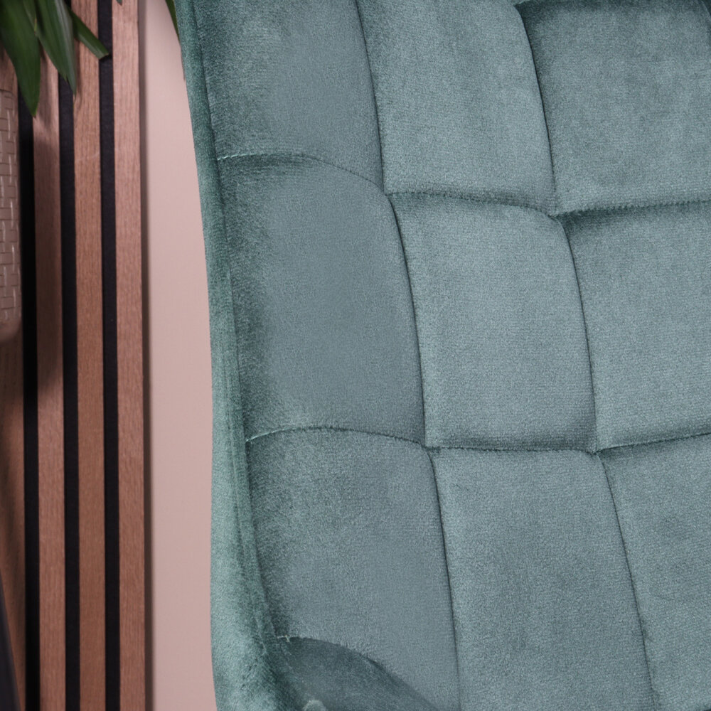 Eetkamerstoel De Vince donkergroen velvet eetstoel Eetkamerstoel De Vince donkergroen velvet eetstoel