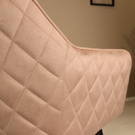 Lizzely Garden & Living Eetkamerstoel met armleuning Ares velvet champagne eetstoel Lizzely Garden & Living Eetkamerstoel met armleuning Ares velvet champagne eetstoel