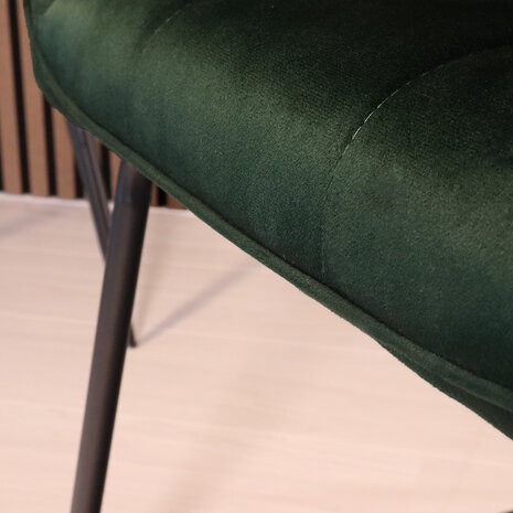 Lizzely Garden & Living Eetkamerstoel met armleuning Mae donkergroen velvet eetstoel Lizzely Garden & Living Eetkamerstoel met armleuning Mae donkergroen velvet eetstoel