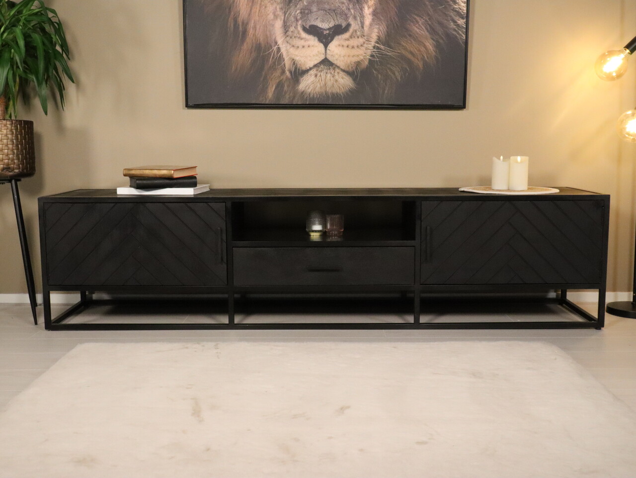 TV meubel industrieel Danae zwart visgraat duurzaam mangohout 210cm lengte mango TV meubel industrieel Danae zwart visgraat duurzaam mangohout 210cm lengte mango