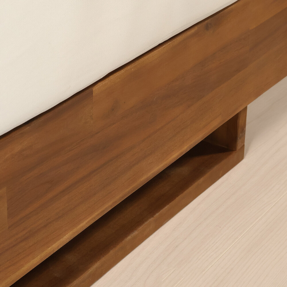 Loungebank Lahon met loungetafel Dirk en loungestoel Xandra acaciahout