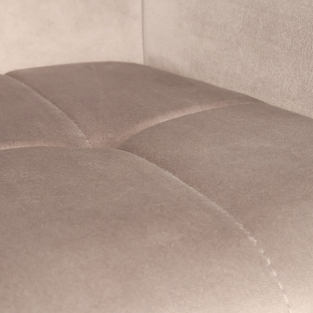 Eetkamerstoel met armleuning Mae taupe velvet eetstoel