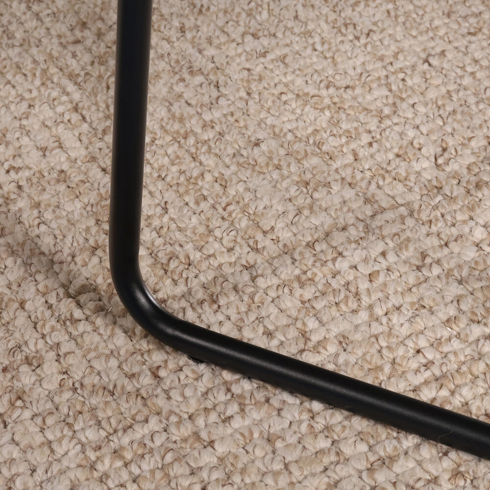 Eetkamerstoel met armleuning Mae taupe velvet eetstoel