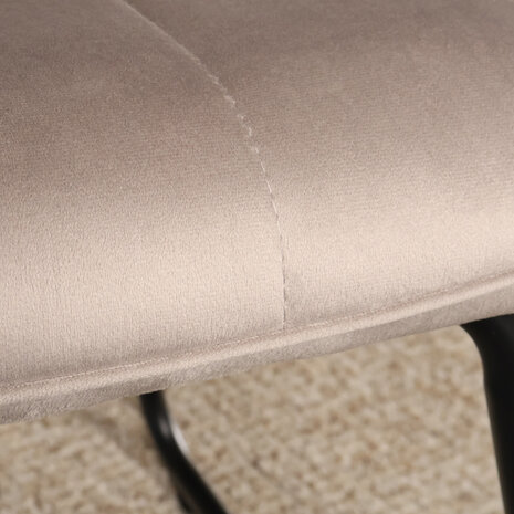 Lizzely Garden & Living Eetkamerstoel met armleuning Mae taupe velvet eetstoel