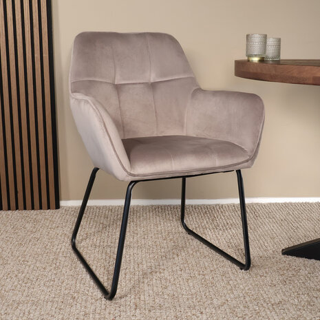 Lizzely Garden & Living Eetkamerstoel met armleuning Mae taupe velvet eetstoel