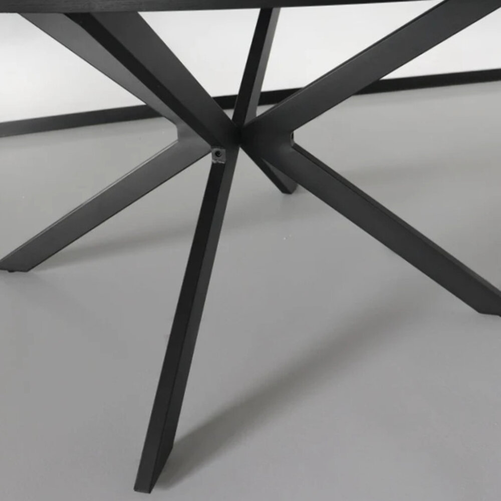 Eettafel rond visgraat Ozzy zwart 140cm ronde tafel Eettafel rond visgraat Ozzy zwart 140cm ronde tafel