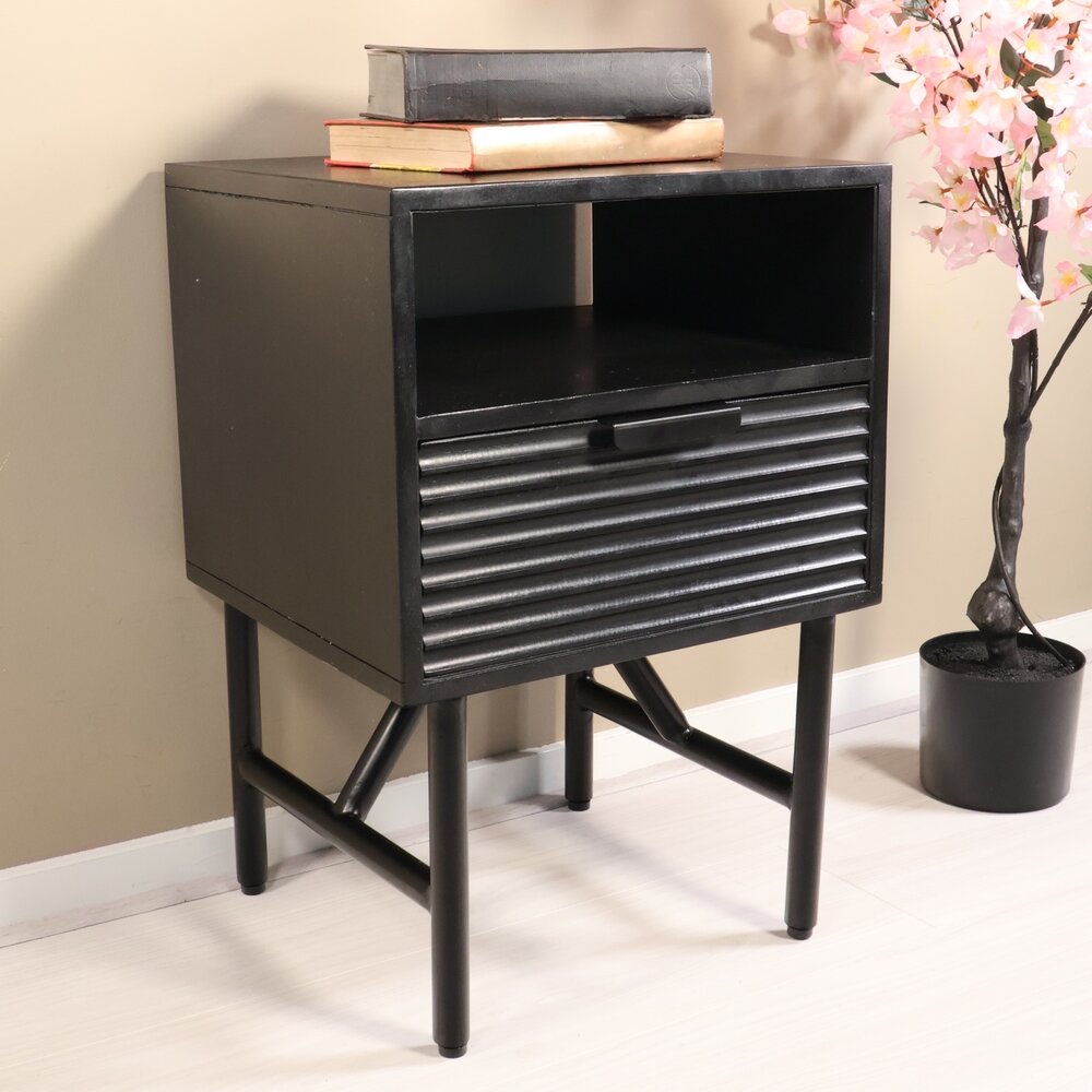 Nachtkastje zwart mangohout Avy zonder achterwand Nachtkastje zwart mangohout Avy zonder achterwand