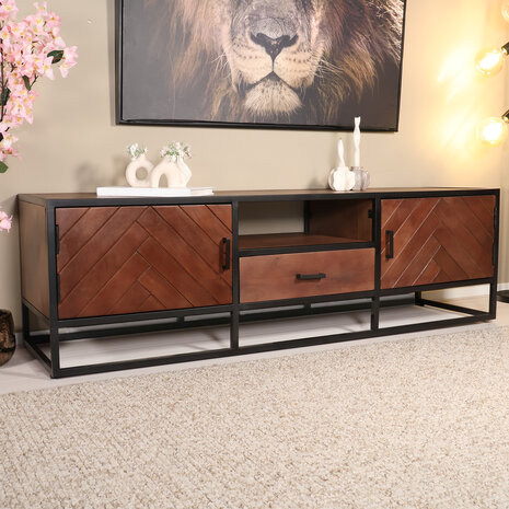 Lizzely Garden & Living TV meubel industrieel Danae walnoot visgraat mangohout 165cm Lizzely Garden & Living TV meubel industrieel Danae walnoot visgraat mangohout 165cm