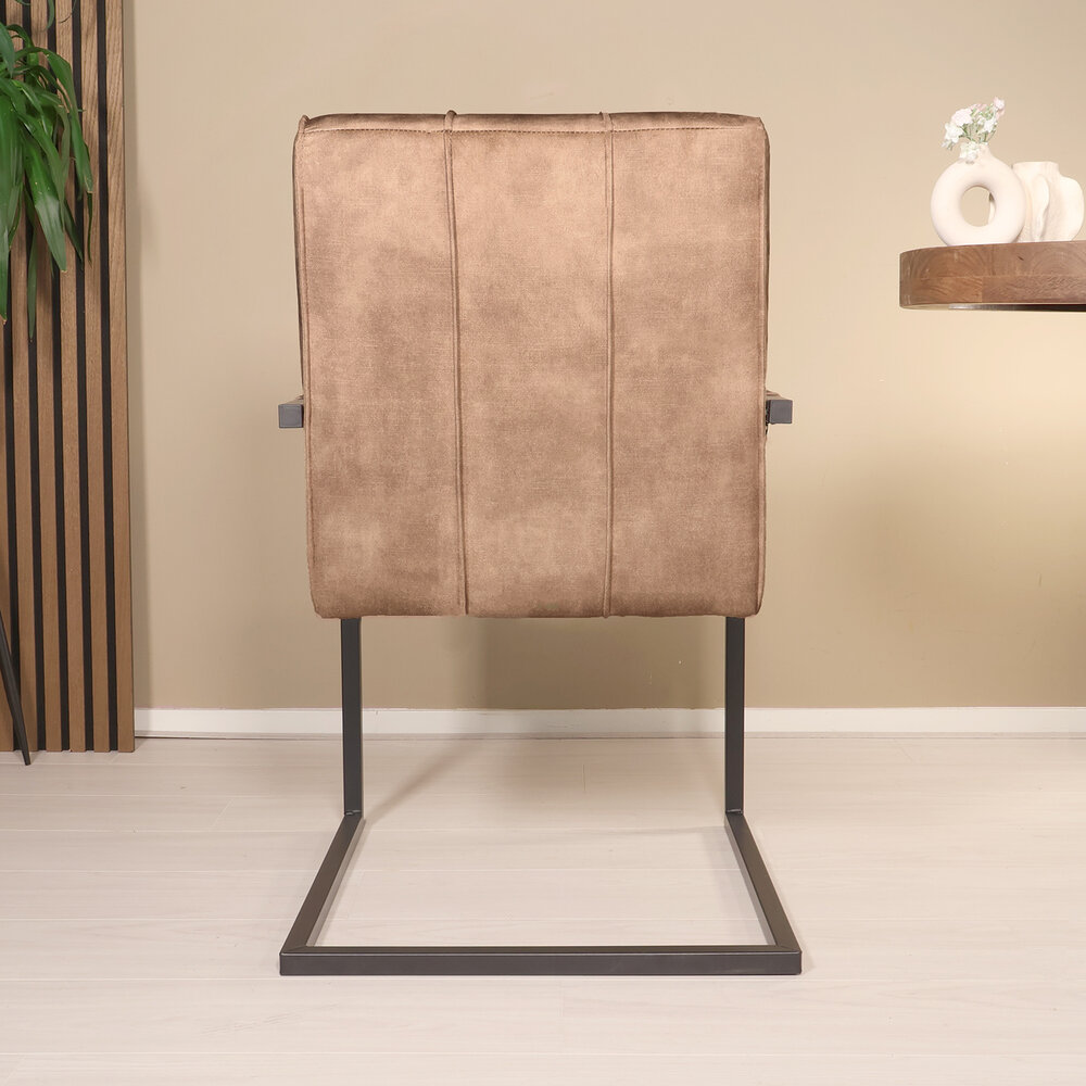 Eetkamerstoel met armleuning Milan beige velvet Eetkamerstoel met armleuning Milan beige velvet