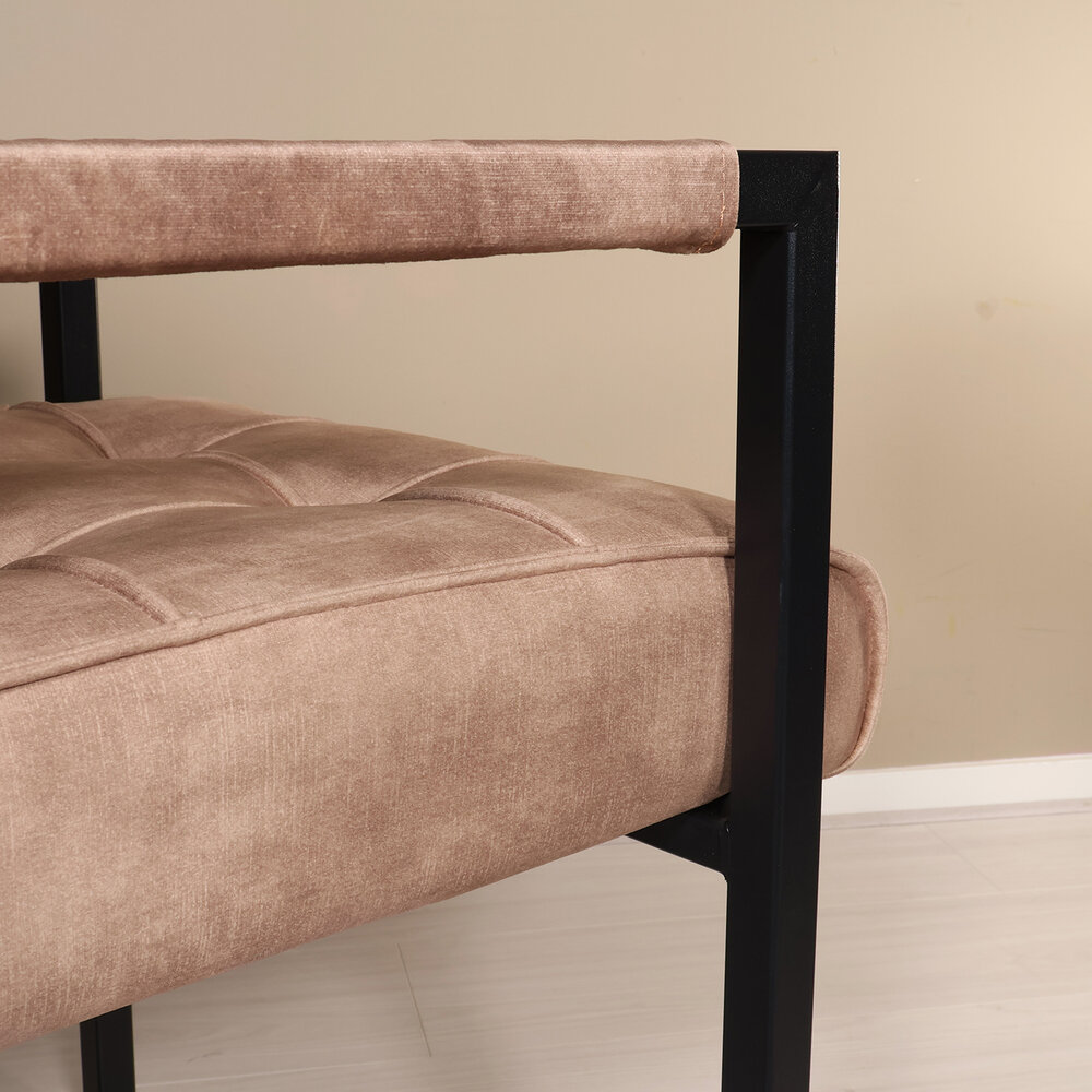 Eetkamerstoel met armleuning Milan beige velvet Eetkamerstoel met armleuning Milan beige velvet