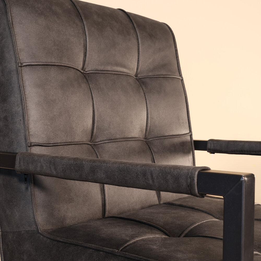 Eetkamerstoel met armleuning Milan zwart industrieel Eetkamerstoel met armleuning Milan zwart industrieel