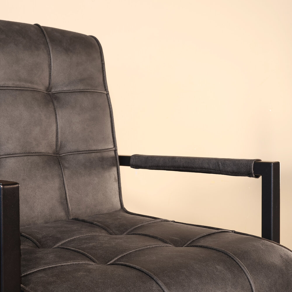 Eetkamerstoel met armleuning Milan zwart industrieel Eetkamerstoel met armleuning Milan zwart industrieel