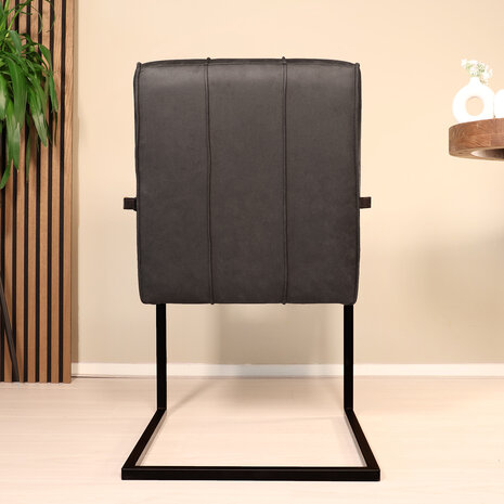 Lizzely Garden & Living Eetkamerstoel met armleuning Milan zwart industrieel Lizzely Garden & Living Eetkamerstoel met armleuning Milan zwart industrieel