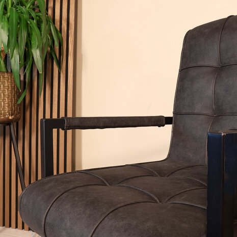 Lizzely Garden & Living Eetkamerstoel met armleuning Milan zwart industrieel Lizzely Garden & Living Eetkamerstoel met armleuning Milan zwart industrieel