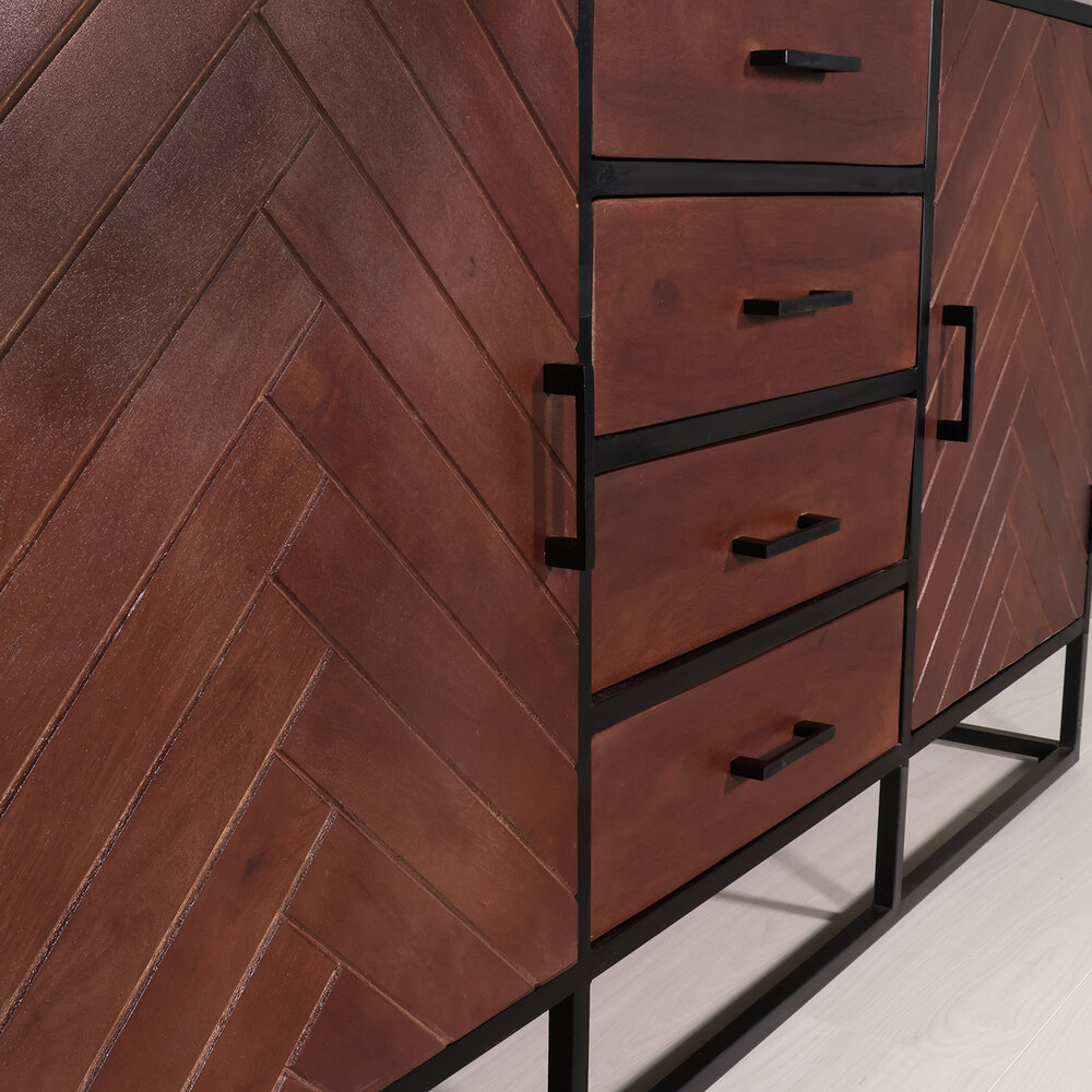 Dressoir mangohout visgraat Cody walnoot industrieel 160x85cm Dressoir mangohout visgraat Cody walnoot industrieel 160x85cm