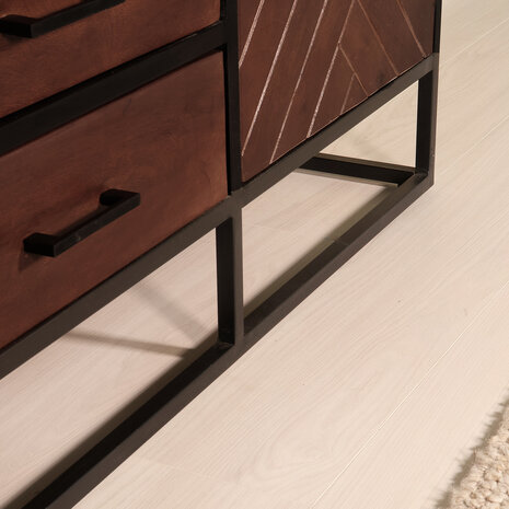 Lizzely Garden & Living Dressoir mangohout visgraat Cody walnoot industrieel 160x85cm Lizzely Garden & Living Dressoir mangohout visgraat Cody walnoot industrieel 160x85cm