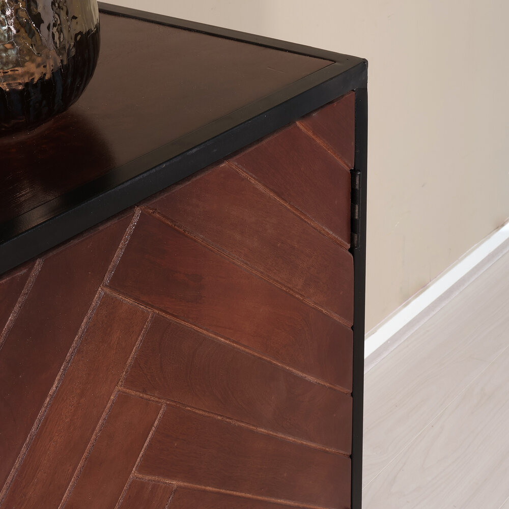 Dressoir mangohout visgraat Cody walnoot industrieel 160x85cm Dressoir mangohout visgraat Cody walnoot industrieel 160x85cm