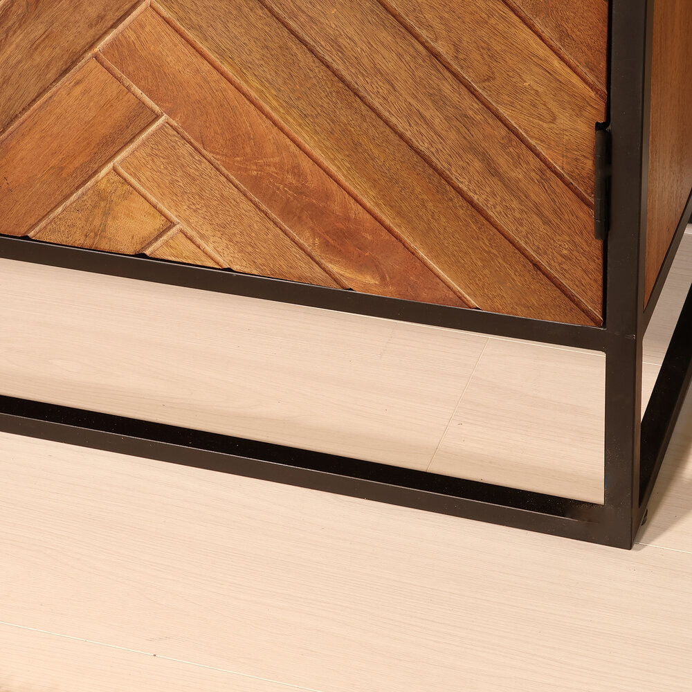 Dressoir mangohout visgraat Cody bruin industrieel 180x85cm Dressoir mangohout visgraat Cody bruin industrieel 180x85cm