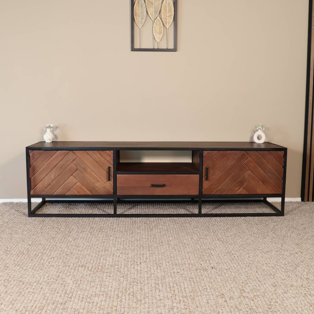 TV meubel industrieel Danae walnoot visgraat mangohout 180cm TV meubel industrieel Danae walnoot visgraat mangohout 180cm