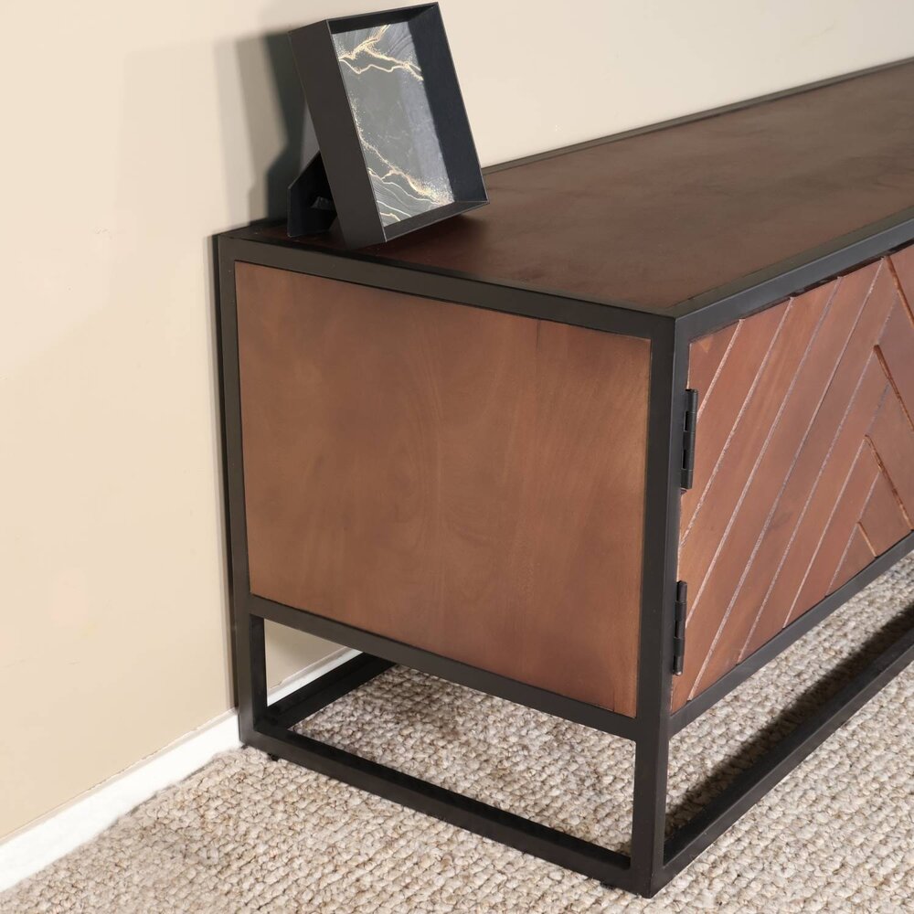 TV meubel industrieel Danae walnoot visgraat mangohout 210cm TV meubel industrieel Danae walnoot visgraat mangohout 210cm