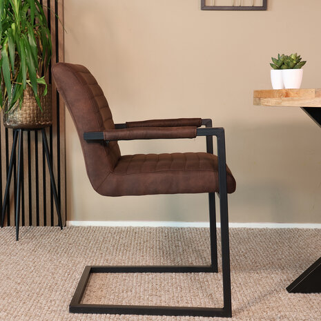 Lizzely Garden & Living Eetkamerstoel met armleuning bruin Noor industrieel design eetstoel Lizzely Garden & Living Eetkamerstoel met armleuning bruin Noor industrieel design eetstoel