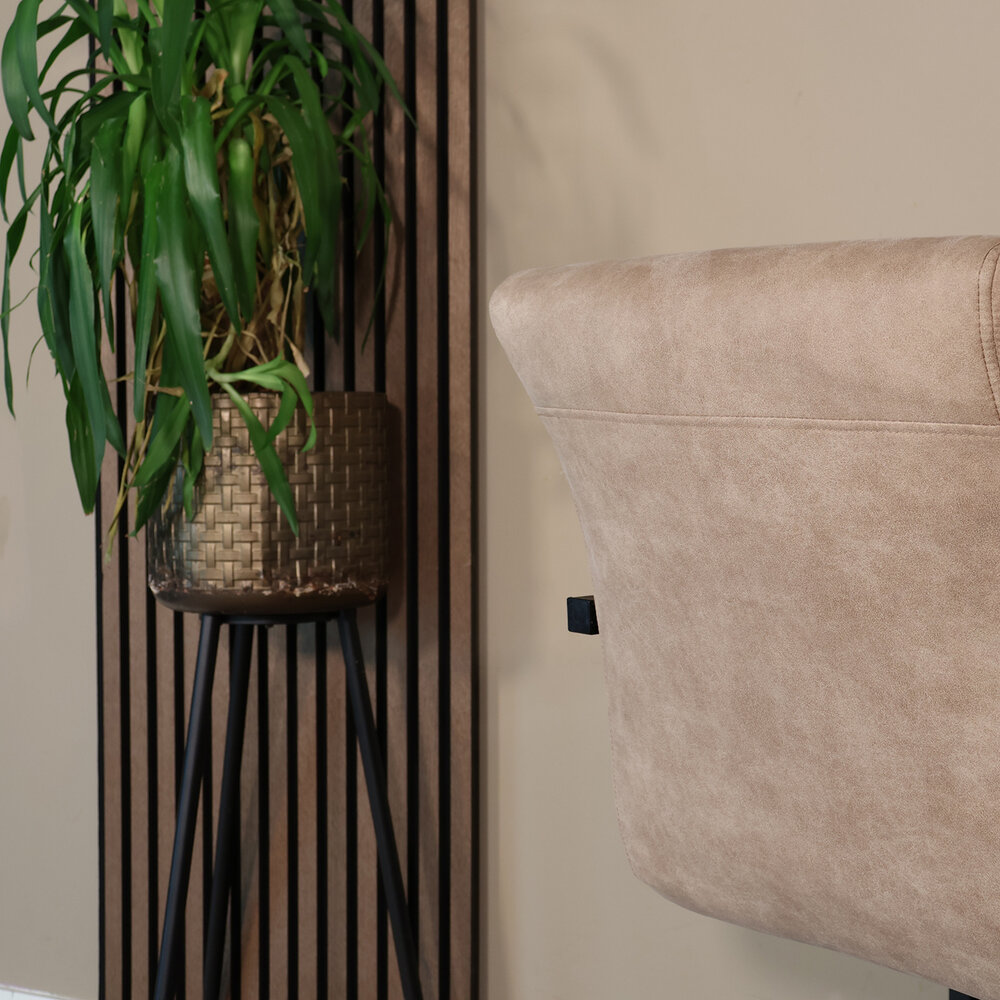 Eetkamerstoel met armleuning beige Noor industrieel design eetstoel