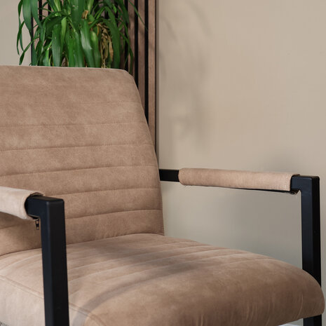 Lizzely Garden & Living Eetkamerstoel met armleuning beige Noor industrieel design eetstoel