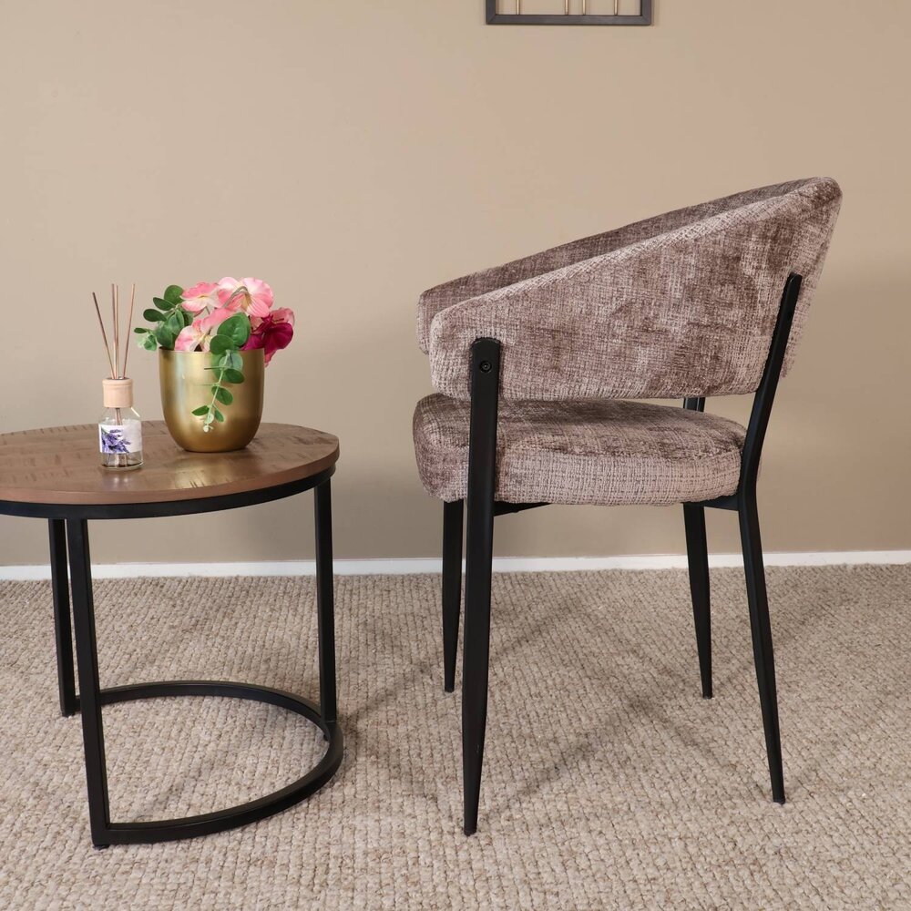 Eetkamerstoel met armleuning Ziva taupe chenille Eetkamerstoel met armleuning Ziva taupe chenille
