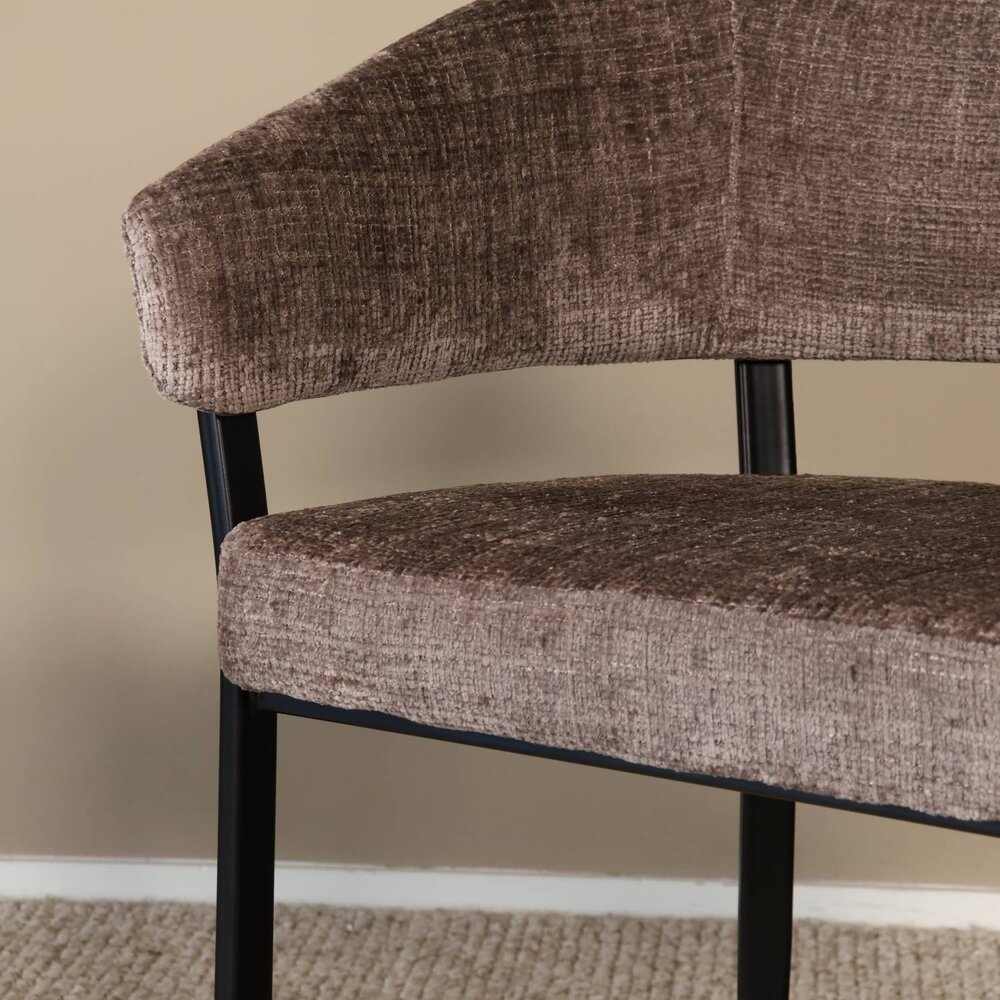 Eetkamerstoel met armleuning Ziva taupe chenille Eetkamerstoel met armleuning Ziva taupe chenille