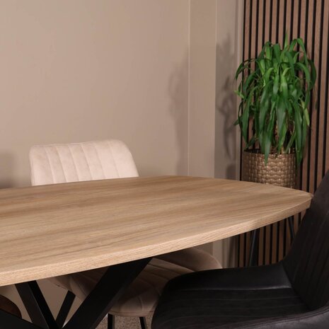 Lizzely Garden & Living Eettafel Deens ovaal 160cm licht bruin Hero ovale eettafel Lizzely Garden & Living Eettafel Deens ovaal 160cm licht bruin Hero ovale eettafel