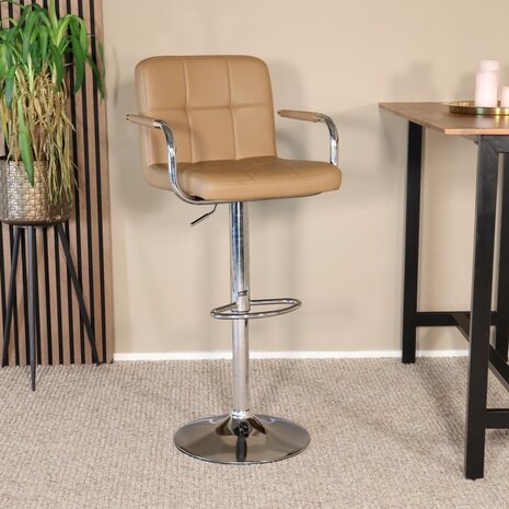 Lizzely Garden & Living Barkruk Anel met armleuning: lichtbruin leder barstoel Lizzely Garden & Living Barkruk Anel met armleuning: lichtbruin leder barstoel