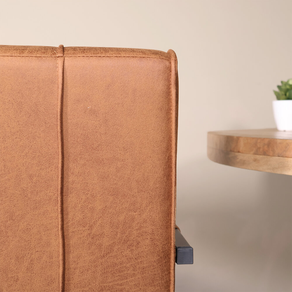 Eetkamerstoel met armleuning Milan cognac microvezel industrieel