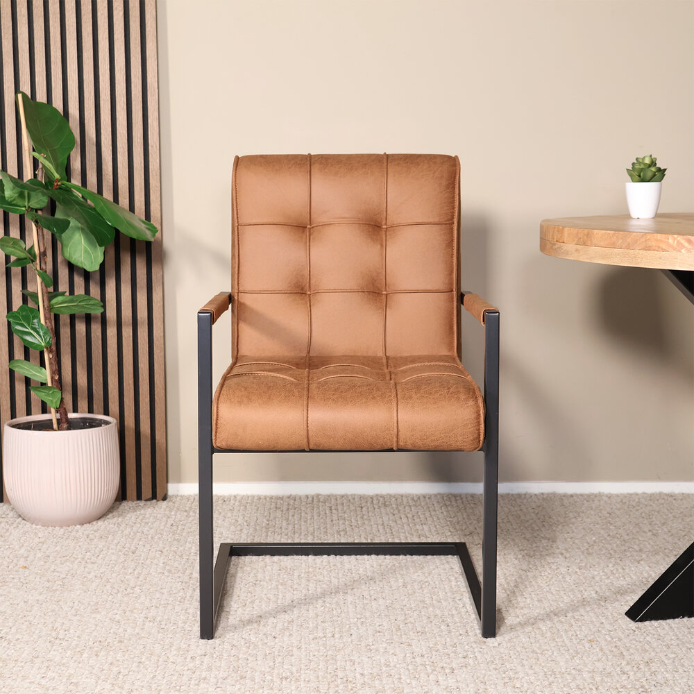 Eetkamerstoel met armleuning Milan cognac microvezel industrieel