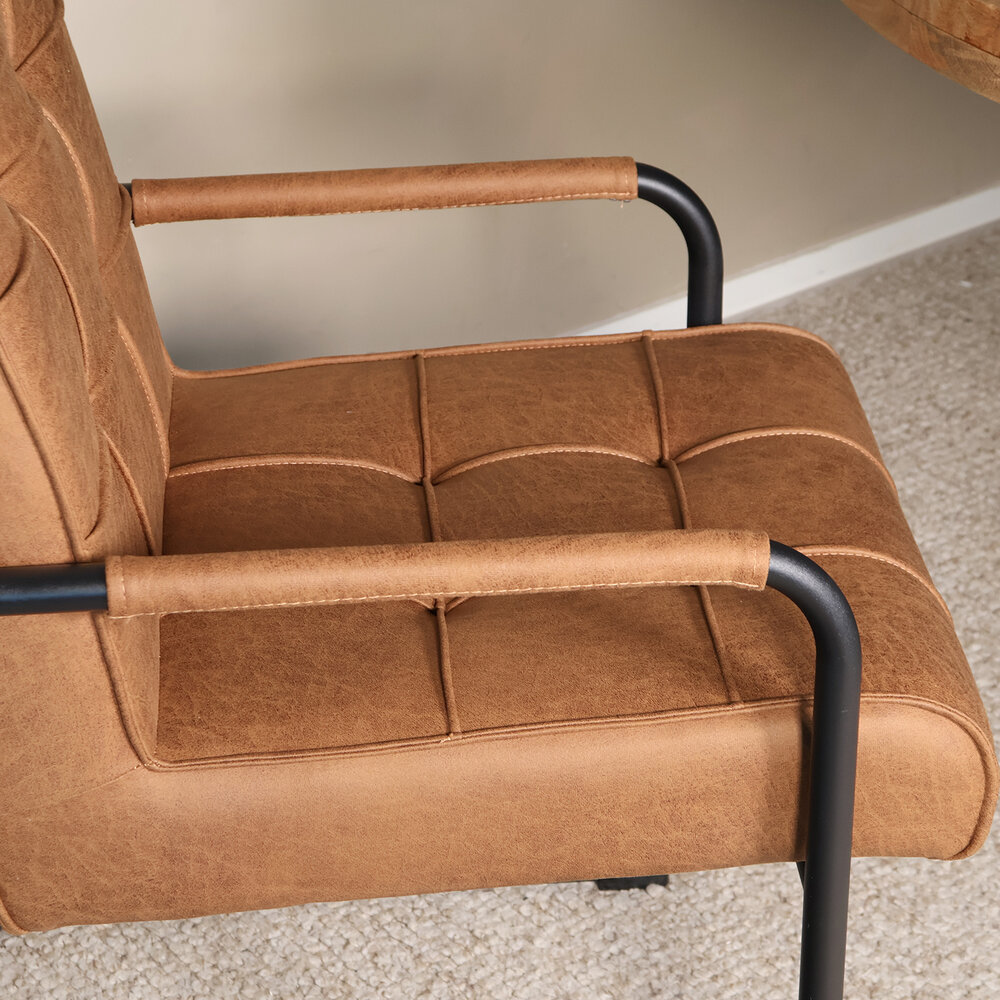 Eetkamerstoel met armleuning Indy cognac microvezel eetstoel