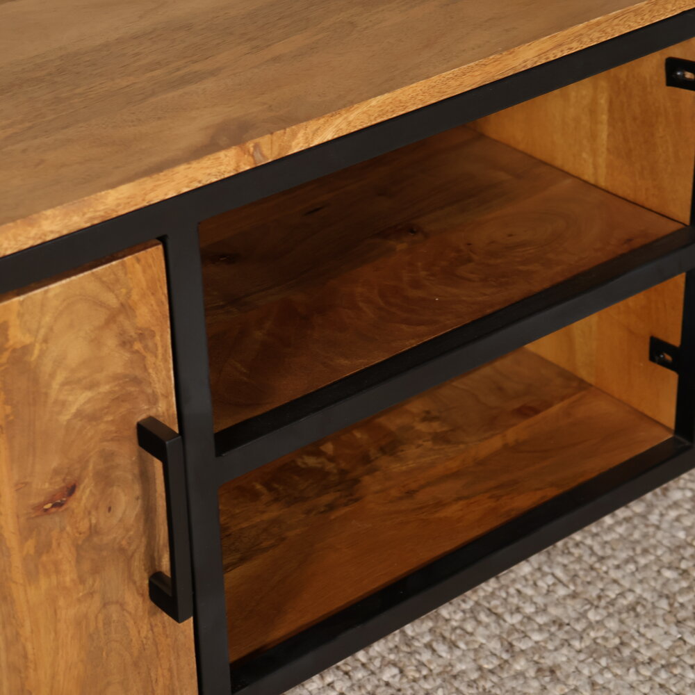 TV meubel industrieel Liv duurzaam mangohout 130cm lengte mango