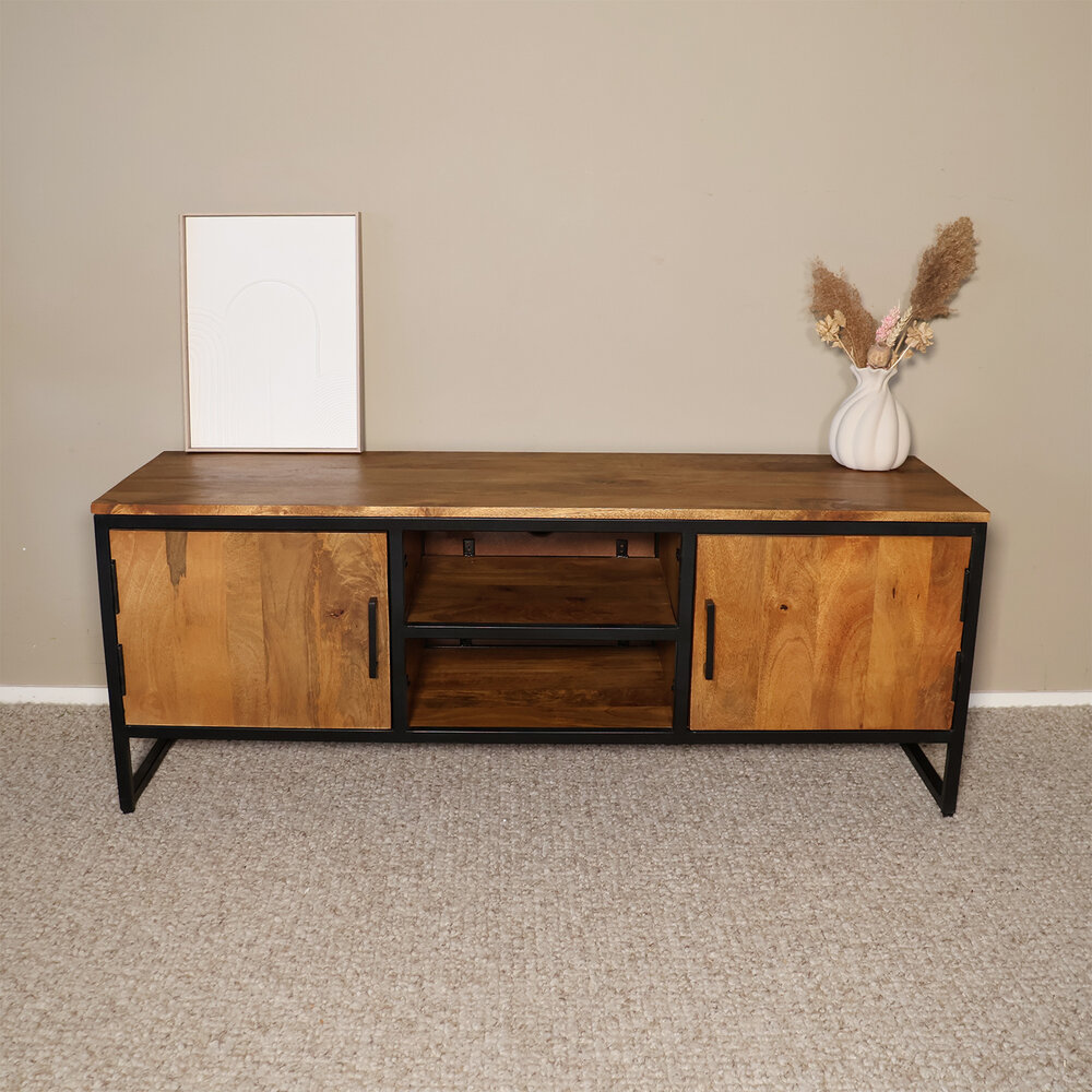 TV meubel industrieel Liv duurzaam mangohout 130cm lengte mango